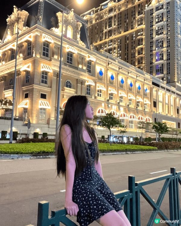 澳門巴黎人酒店出面嘅鐵塔，去唔到巴黎嘅人，近近哋係澳門就可以...