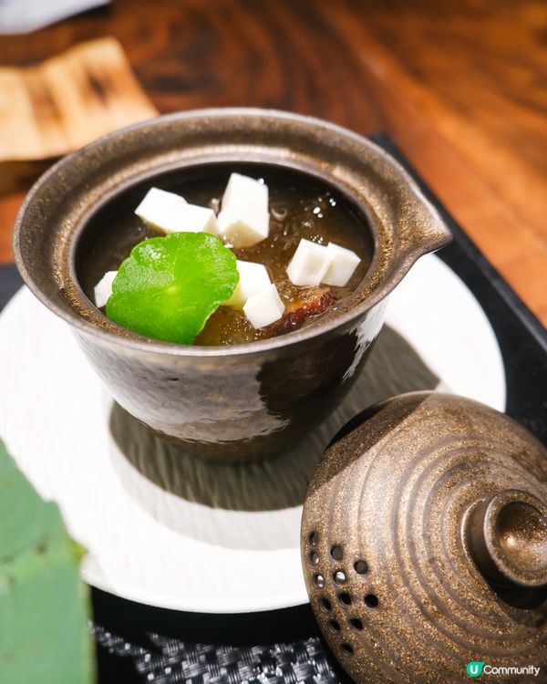 繁囂商業區中的心靈綠洲