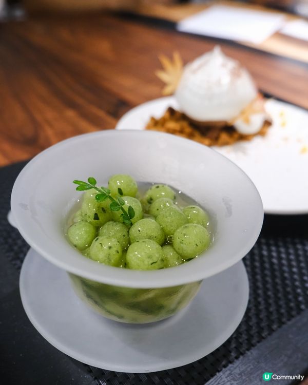 繁囂商業區中的心靈綠洲