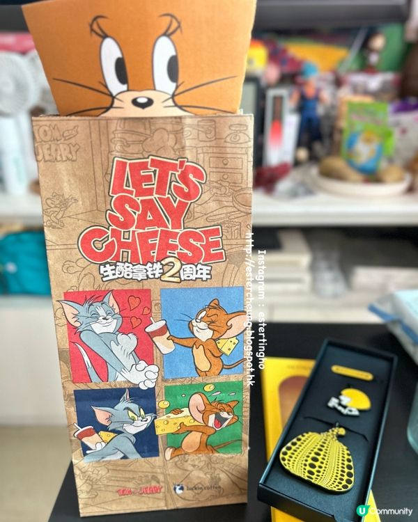 用個咁可愛嘅杯套嘆杯熱奶茶 💕 心情都好啲