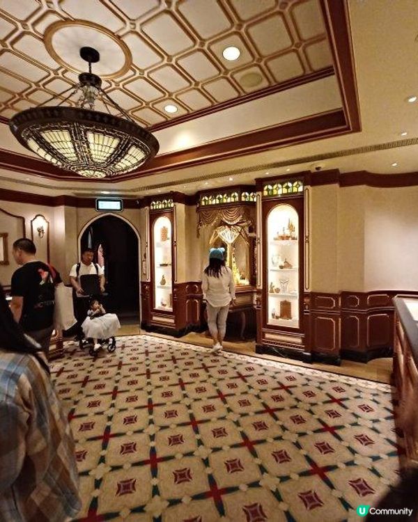 迪士尼樂園周大福鎮金店