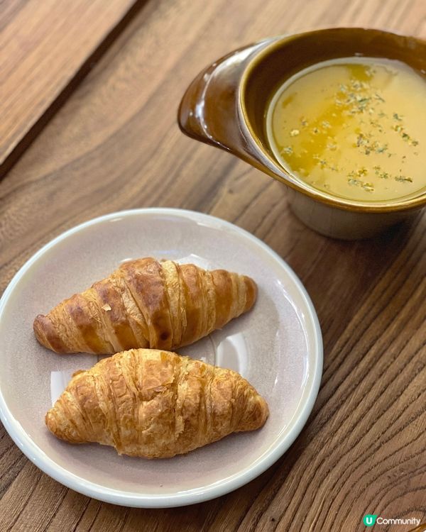 佐敦廟街木系cafe✨必食巴斯克開心果芝士蛋糕💚