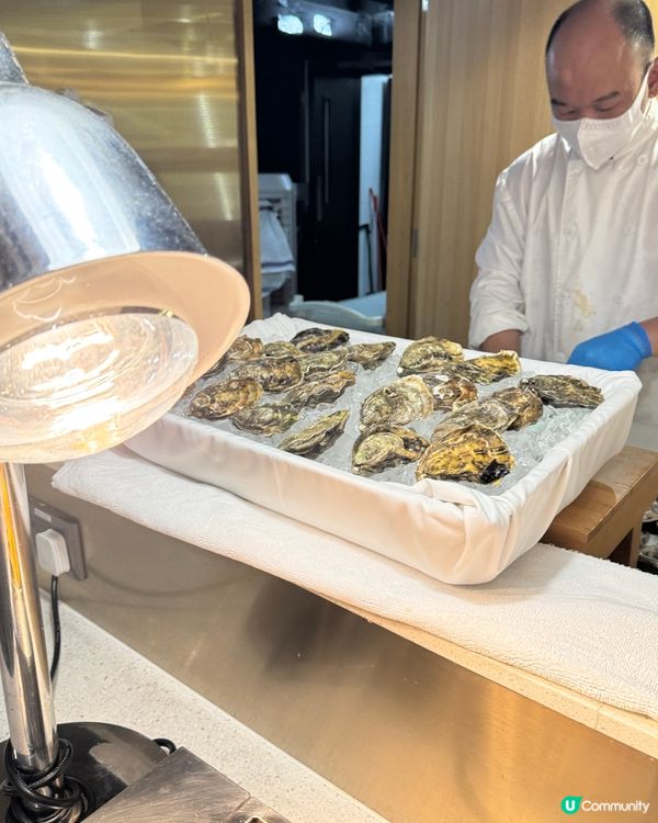 食咗好多好多好多蟹腳嘅自助餐