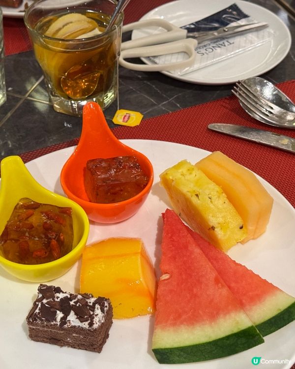 食咗好多好多好多蟹腳嘅自助餐