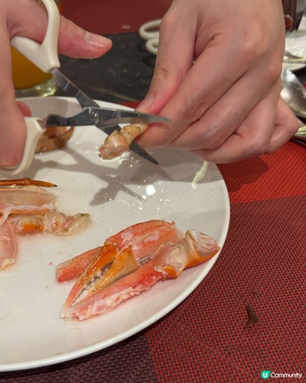 食咗好多好多好多蟹腳嘅自助餐