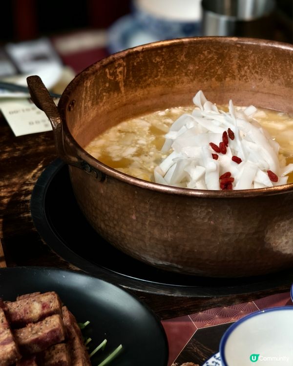 土耳其風裝修火鍋店，餃子拼盤有驚喜