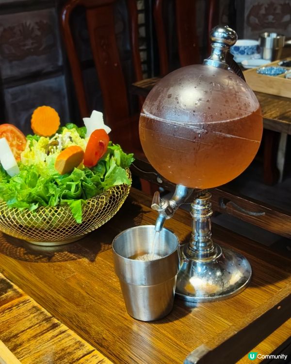 土耳其風裝修火鍋店，餃子拼盤有驚喜