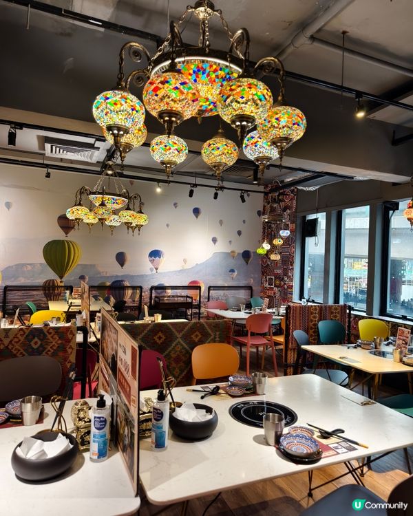 土耳其風裝修火鍋店，餃子拼盤有驚喜