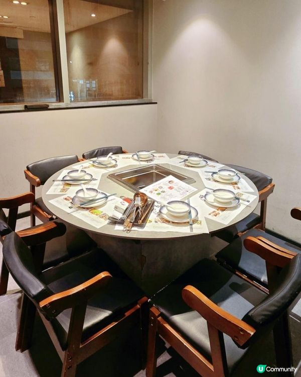 七小時火鍋加嘆海鮮拼盤、佛跳牆及酸菜魚