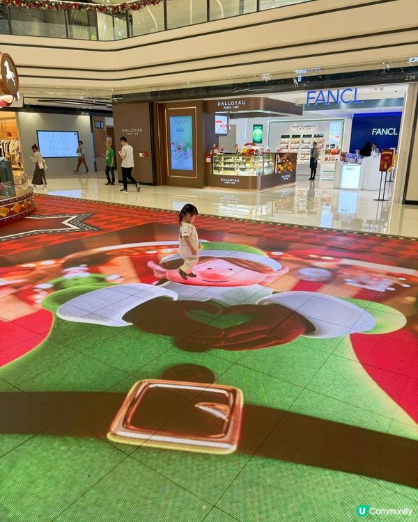 2024聖誕打卡推介｜圍方9 米高旋轉木馬聖誕樹