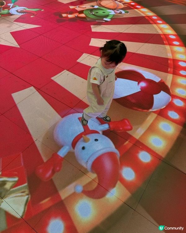 2024聖誕打卡推介｜圍方9 米高旋轉木馬聖誕樹