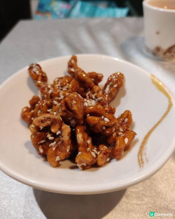 銅鑼灣登龍街係港島好出名嘅食街，佐敦老字號粵菜酒家喺呢條食街...