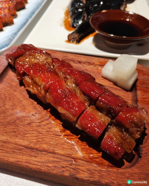 銅鑼灣登龍街係港島好出名嘅食街，佐敦老字號粵菜酒家喺呢條食街...