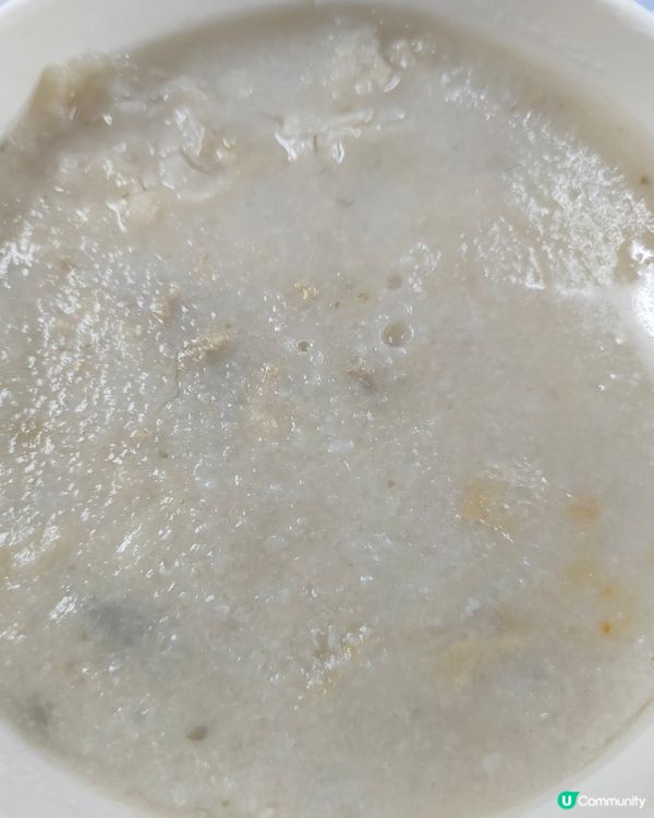 黃竹坑抵食早餐😋  $38皮蛋瘦肉粥配魚蛋燒賣！