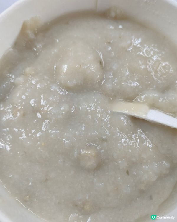 黃竹坑抵食早餐😋  $38皮蛋瘦肉粥配魚蛋燒賣！