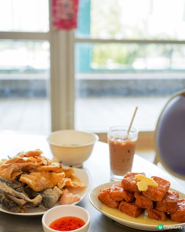 鴨脷洲市政中心 新鮮炸魚皮炸雲吞 一口西多士