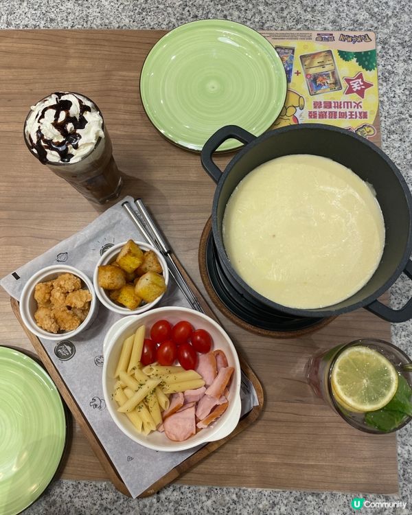 Pizza Hut 冬季限定芝士火鍋