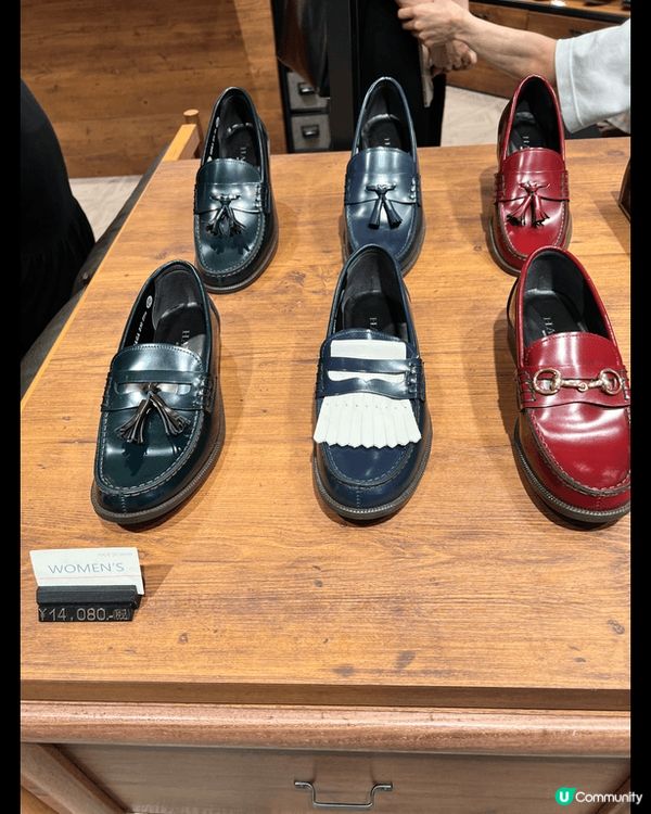 女生好物，去到日本當然要去專門店買對皮鞋，穿著舒服，而且輕身...