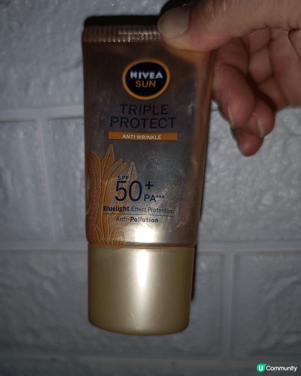 女生最需要滋養肌膚，所以出外防曬唔少得，先推介白色果個係含酒...