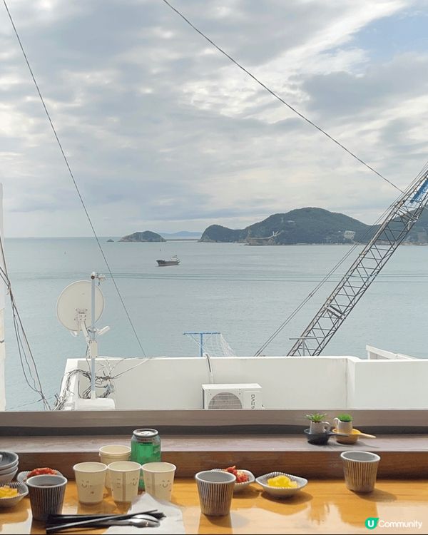 釜山影島，一嘗被海包圍既感覺。無論係散步，餐廳食飯都係對住無...