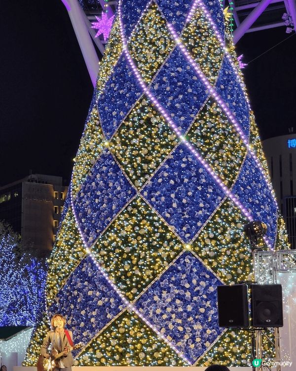 福岡博多車站前的「聖誕市集」。