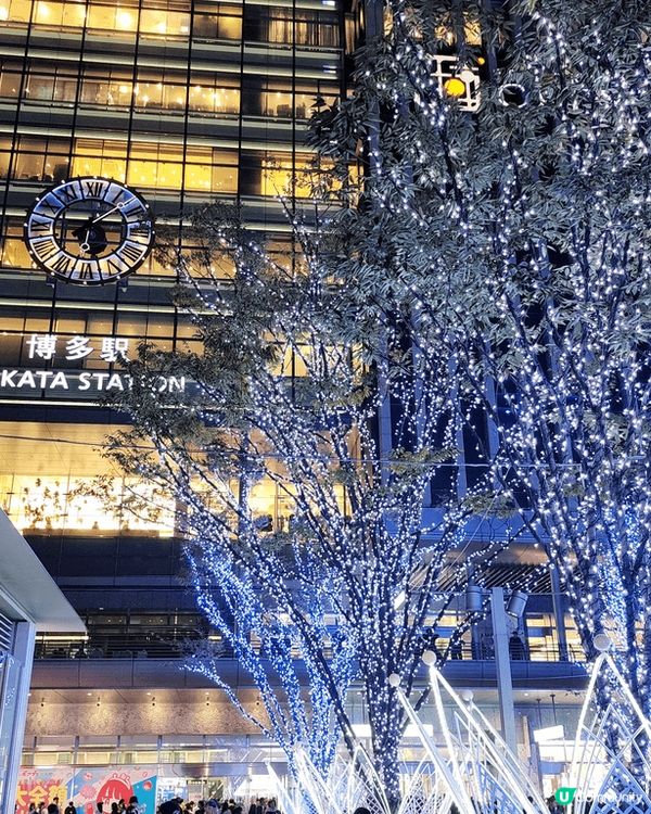 福岡博多車站前的「聖誕市集」。