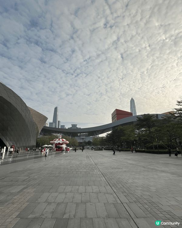 搭地鐵到深圳，少年宮站看敦煌展覽，展覽有很多漂亮的文物欣賞，...