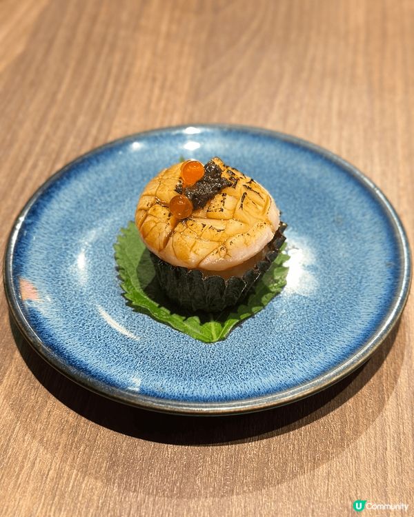 餐廳地方大，都有幾多座位，平日晚市都算多人，侍應服務態度親切...