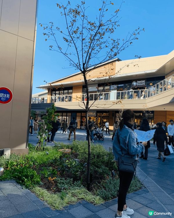 每次旅行每個街角都是打卡熱點，特別是東京鬧市的馬路，而泰國長...