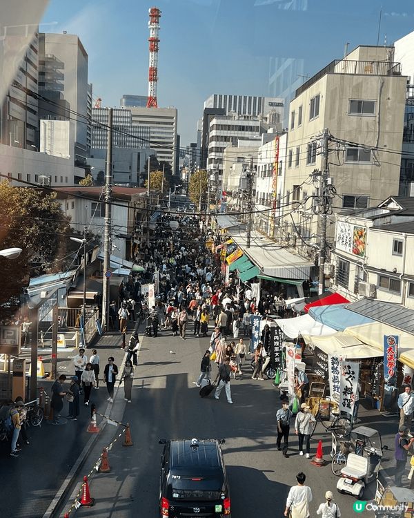 終於有一次去東京係可以見到富士山喇，我住嘅民宿行去車站途中可...