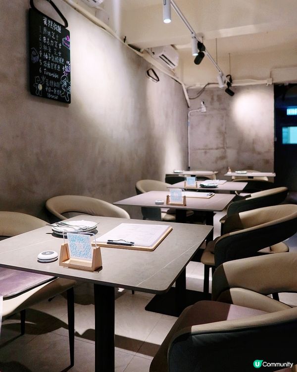 銅鑼灣工業水泥風樓上cafe ☕️  