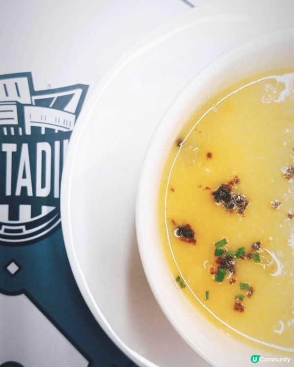 上述第一張圖片是在韓國，餐廳名稱名為「本粥」，本身我不喜歡吃...