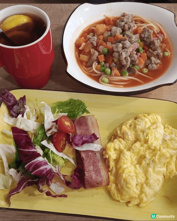 Pizza Hut 近來新加早餐時段，星期天和家人前來一試，...