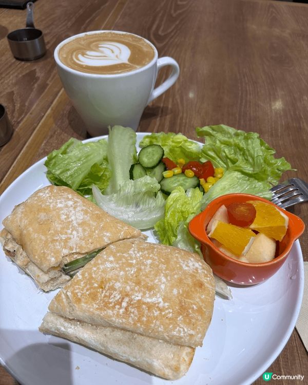 深圳福田口岸行坐一個站就去到 pizza hut, 早餐都幾...