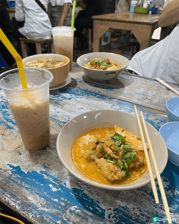 位於泰國wang lang有一條美食街入邊有好多地道餐廳好多...