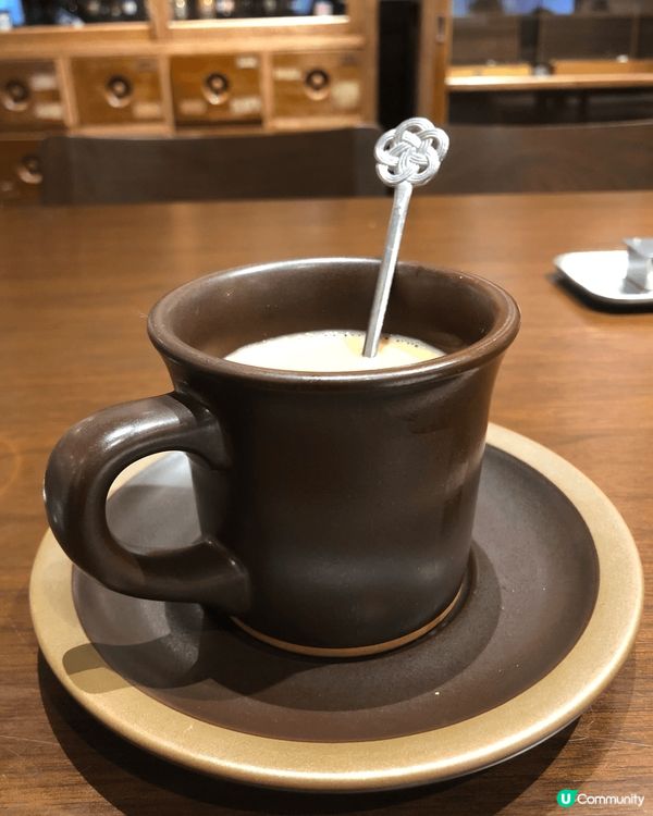 偶爾去觀塘的和風咖啡店，充滿復古的課室氛圍。喜歡看到海景的咖...