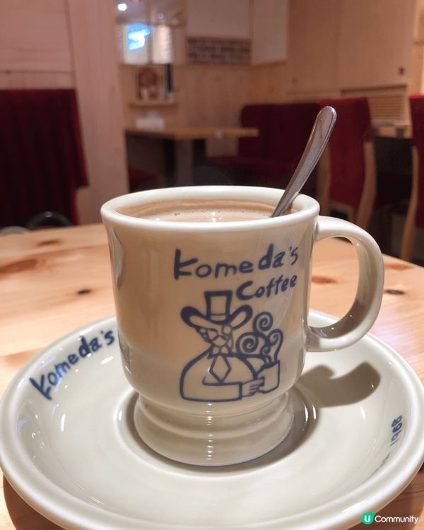 偶爾去觀塘的和風咖啡店，充滿復古的課室氛圍。喜歡看到海景的咖...