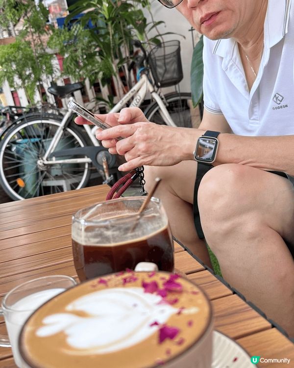 考完試就帶佢哋去海港城食嘢 好中意食佢地既夾餅 最抵食反而係...