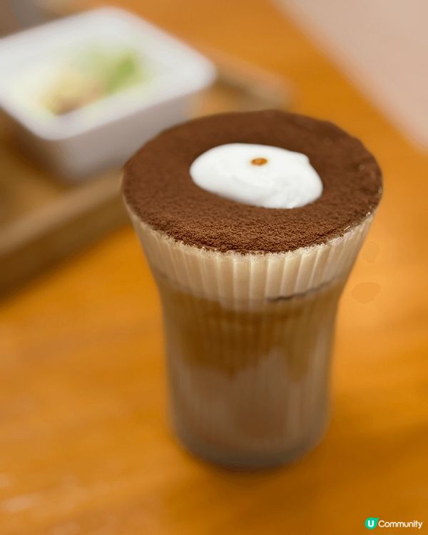 E for Egg 🥚 嘅開心果鮮奶咖啡同橙香冰美式咖啡都係...