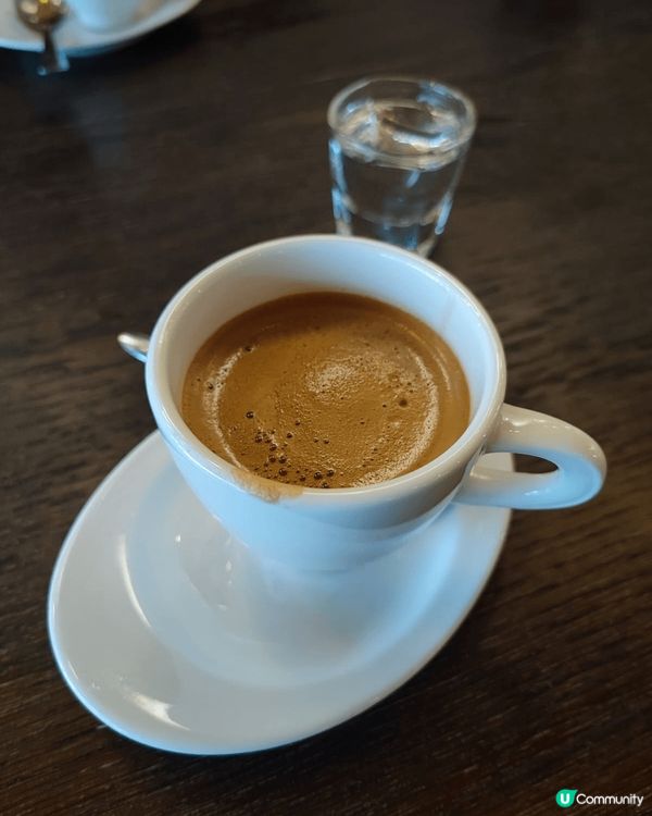 越南富國島內有間叫蜻蜓咖啡店, 他們最出名是黑咖啡,味道甘甘...