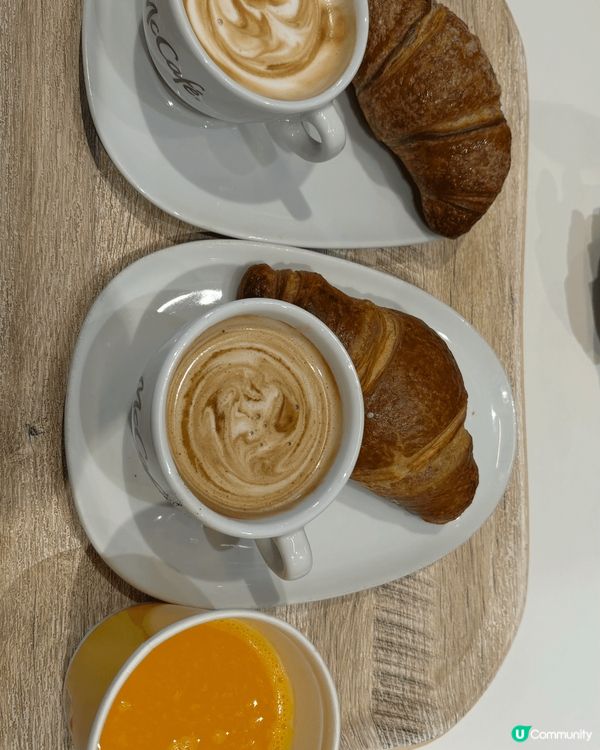 去意大利旅行時的咖啡店，那裏普遍的人也是喝cappuccin...