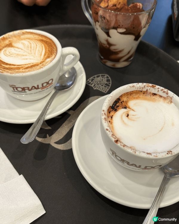 去意大利旅行時的咖啡店，那裏普遍的人也是喝cappuccin...