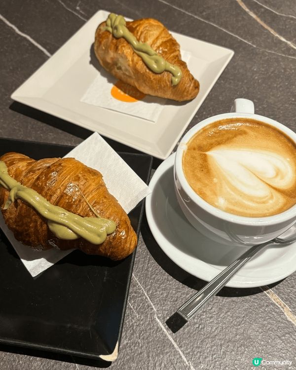 去意大利旅行時的咖啡店，那裏普遍的人也是喝cappuccin...