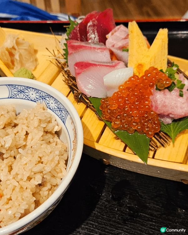 壽司郎旗下既杉玉，主打定食，呢個刺身船配醋飯，飯都可以選擇少...
