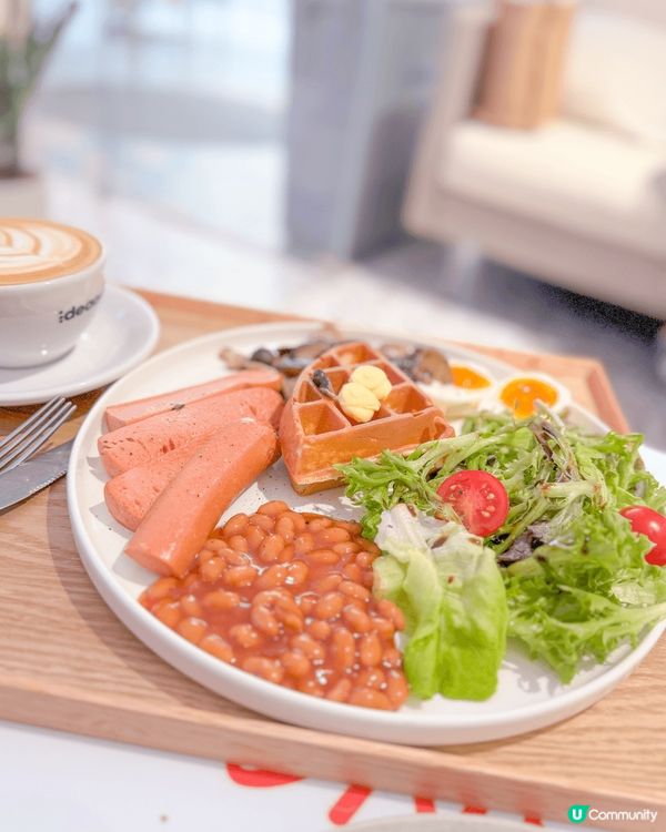 位於旺角茲曼尼旗艦店， 原來裡面有間咖啡店，Cafe 有多款...