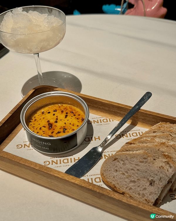 焦糖鵝肝布蕾: 肝醬絲滑綿密配上微苦的焦糖表層十分豐富有層次...