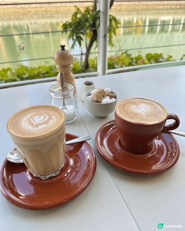 係福岡的Billys，這是有名的打咭餐廳，如果唔一早訂位就需...