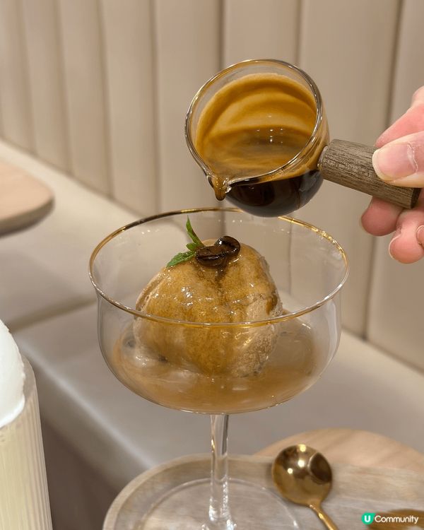 去Cafe必點甜品：窩夫同疏乎厘！窩夫外脆內軟，配上雪糕，超...