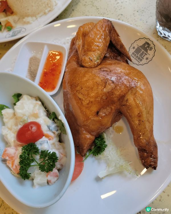 圖片中，打卡美食是位於灣仔的薔紅餐廳。他們的燒春雞是非常出名...