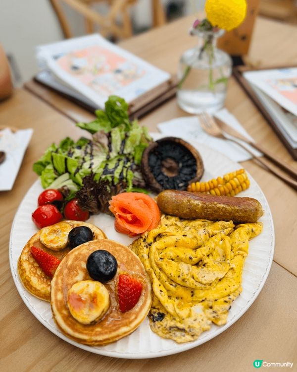 元朗的Days in the Sun，位置靜中帶旺，由曾修讀...